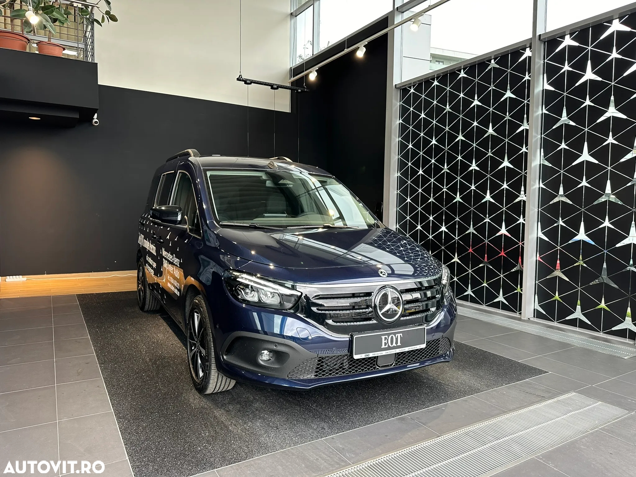 Mercedes-Benz EQT 200 Premium - 2