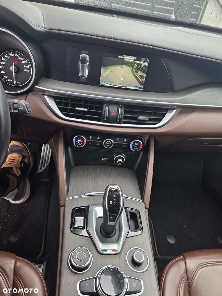 Alfa Romeo Stelvio 2.0 Turbo TI Q4 - 16