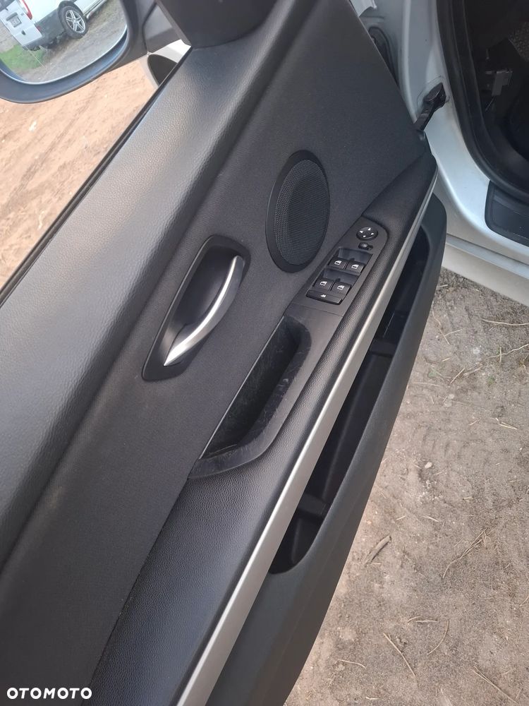 BMW Seria 3 320i - 12