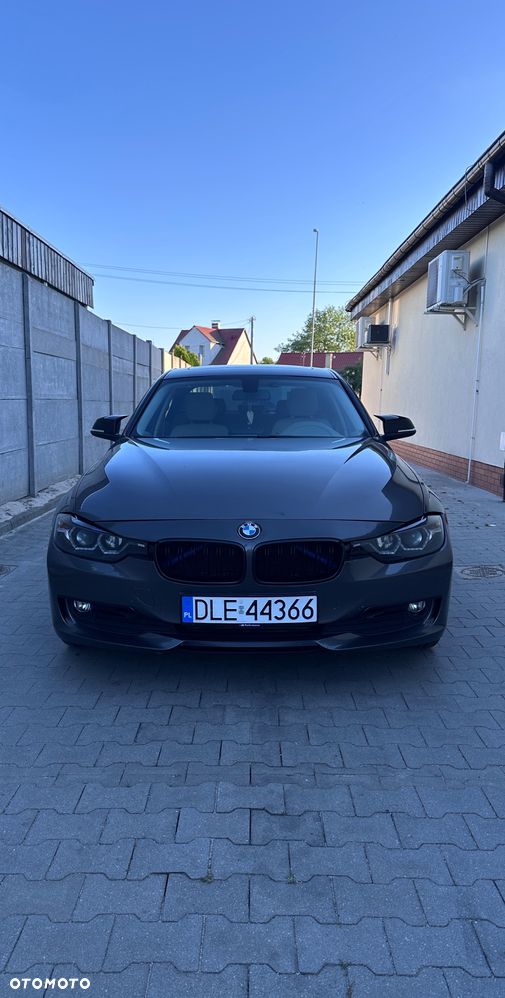 BMW Seria 3 320d DPF - 1