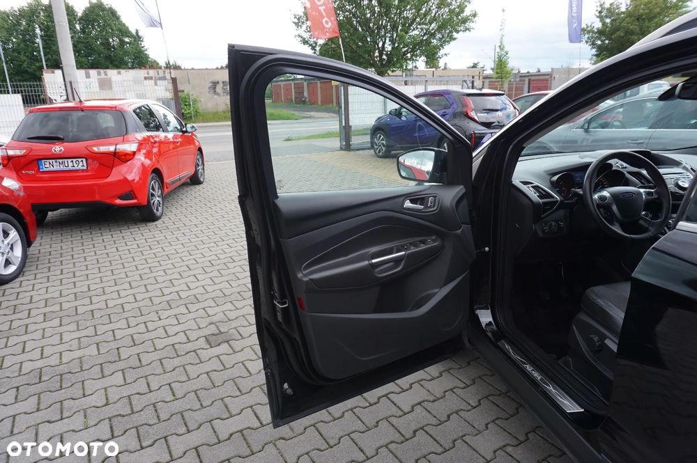 Ford Kuga 2.0 TDCi 2x4 Titanium - 18