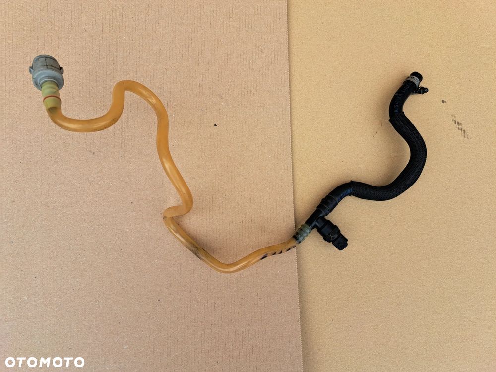 Czujnik temperatury paliwa przewód paliwowy BMW E60 E61 2,5d 3,0d - 1