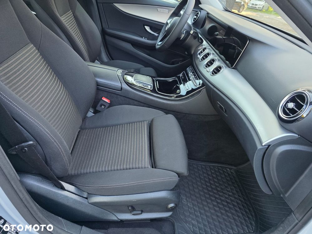 Mercedes-Benz Klasa E 250 (BlueTEC) d 9G-TRONIC - 25