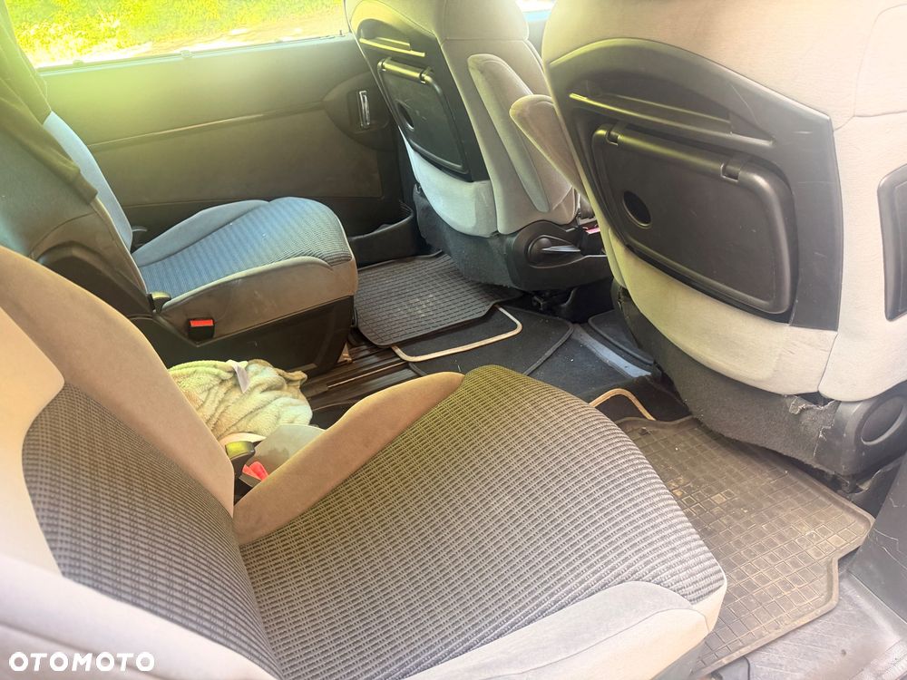 Citroën C8 2.0 HDi Exclusive - 8