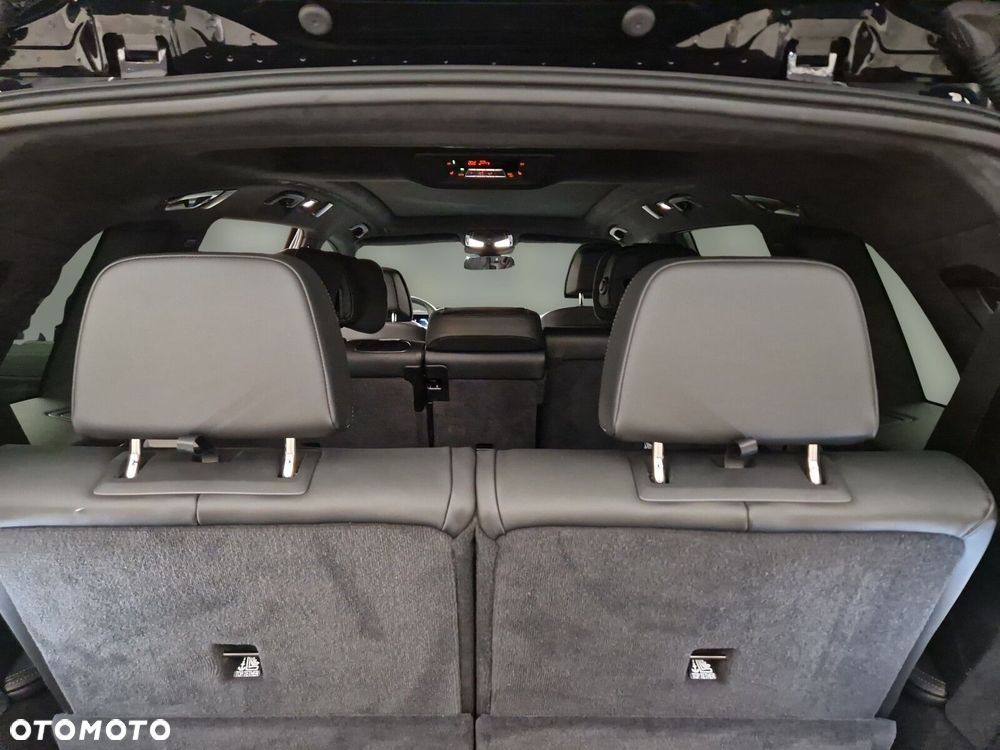 BMW X7 - 24