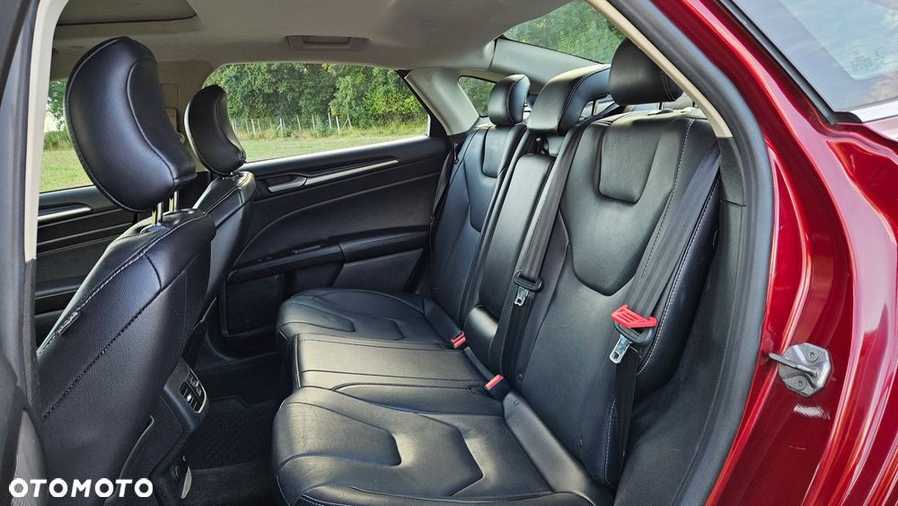 Ford Fusion - 24