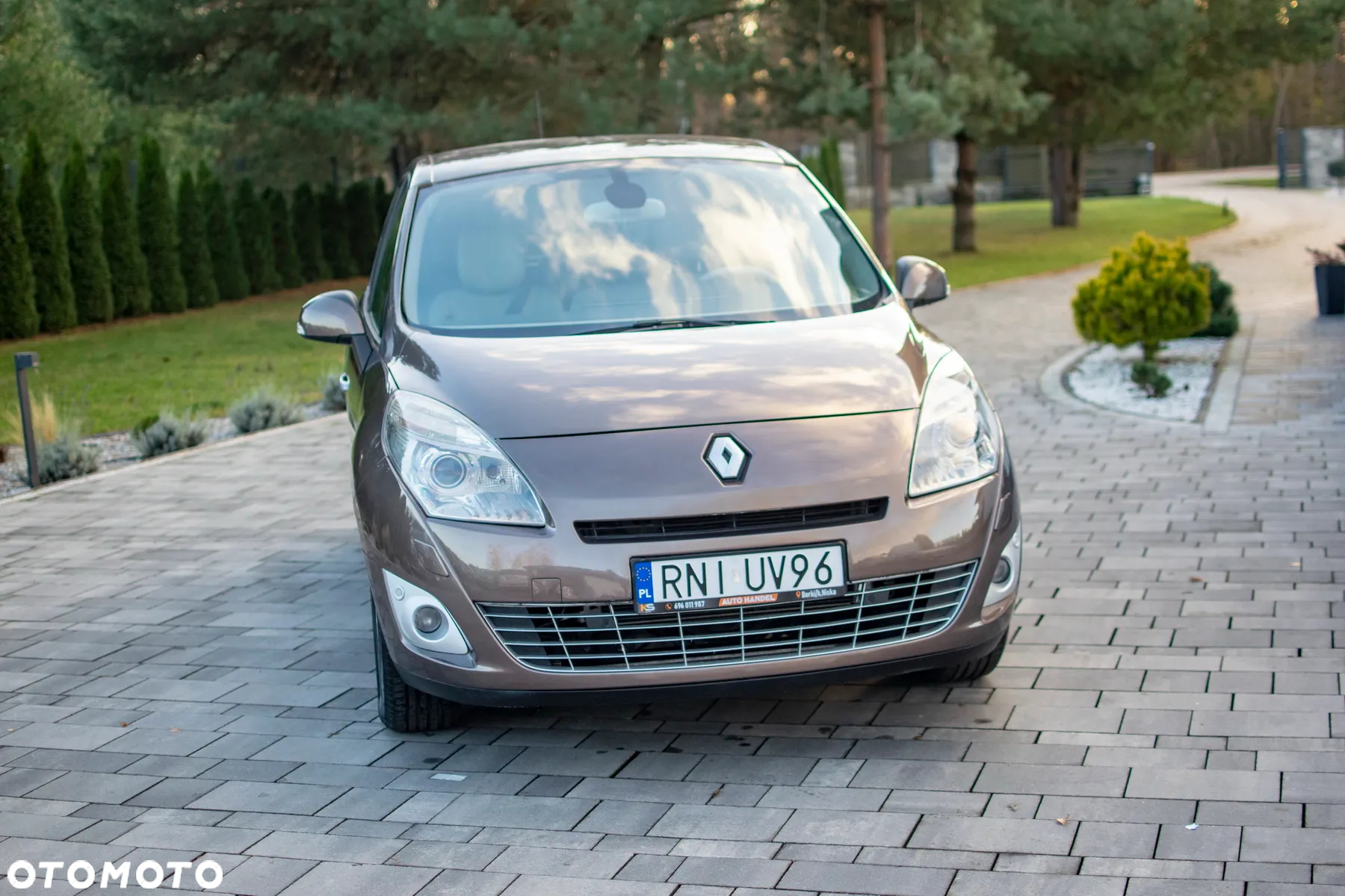 Renault Grand Scenic - 12