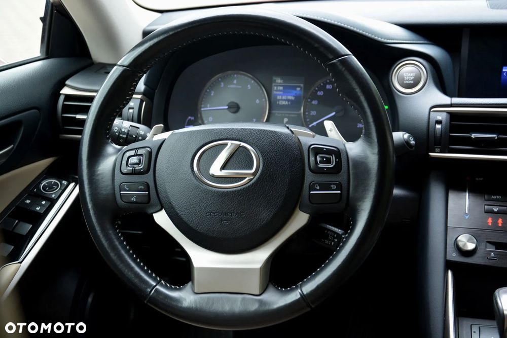 Lexus IS 200t / 300 Prestige - 27