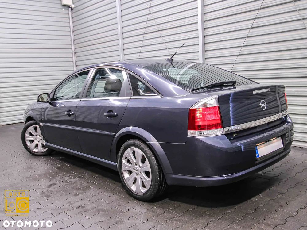 Opel Vectra 1.9 CDTI DPF Cosmo - 3