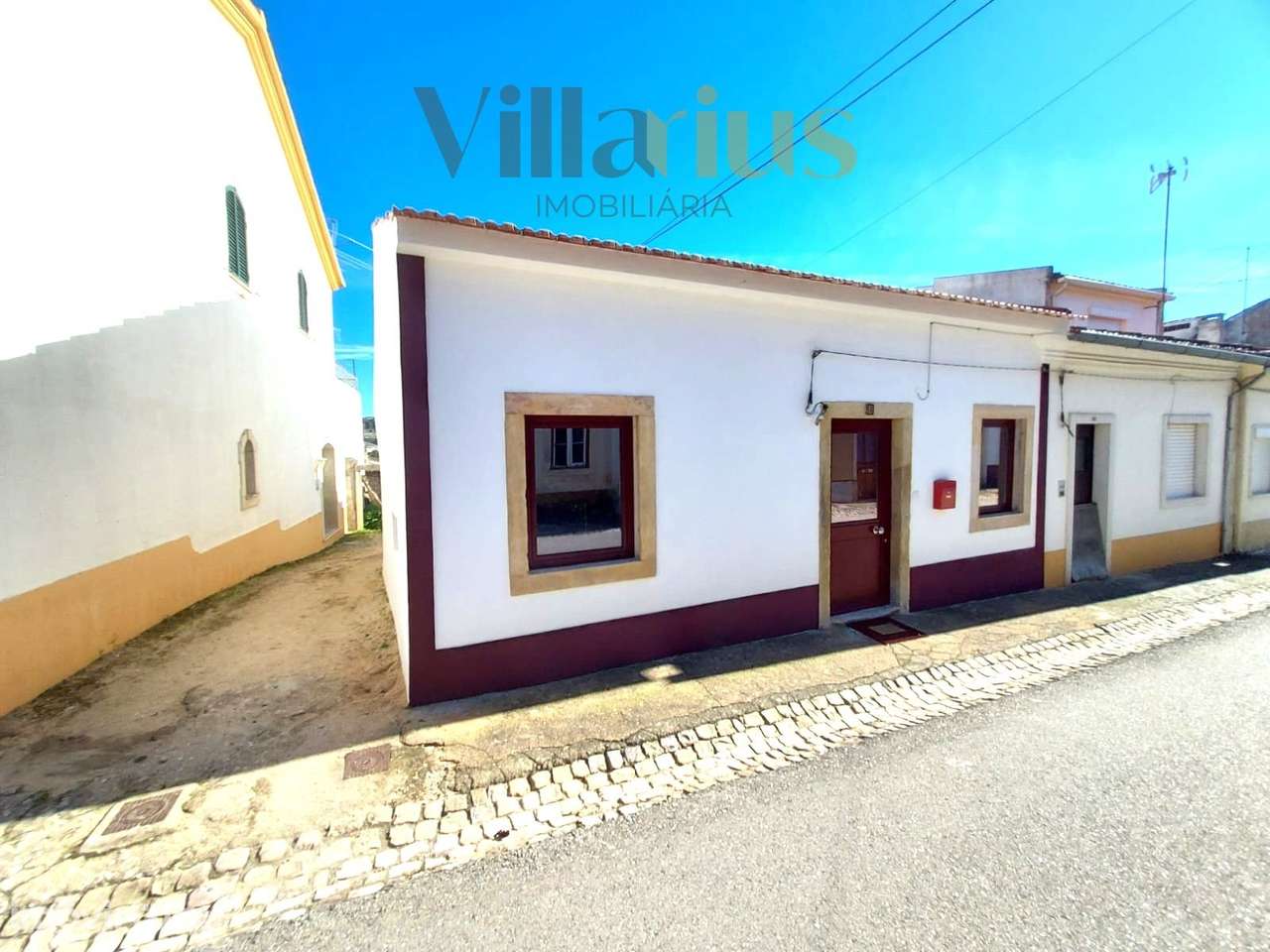 Moradia Térrea Remodelada em Tomar | 2 Quartos e Jardim - Grande imagem: 2/45