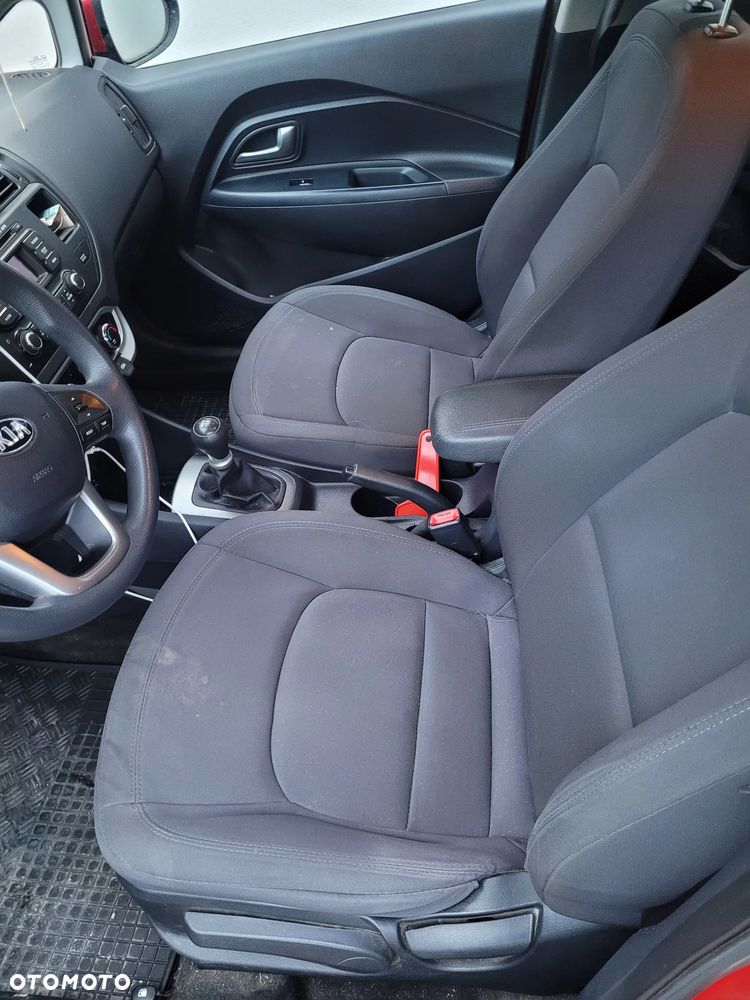 Kia Rio 1.2 M - 11