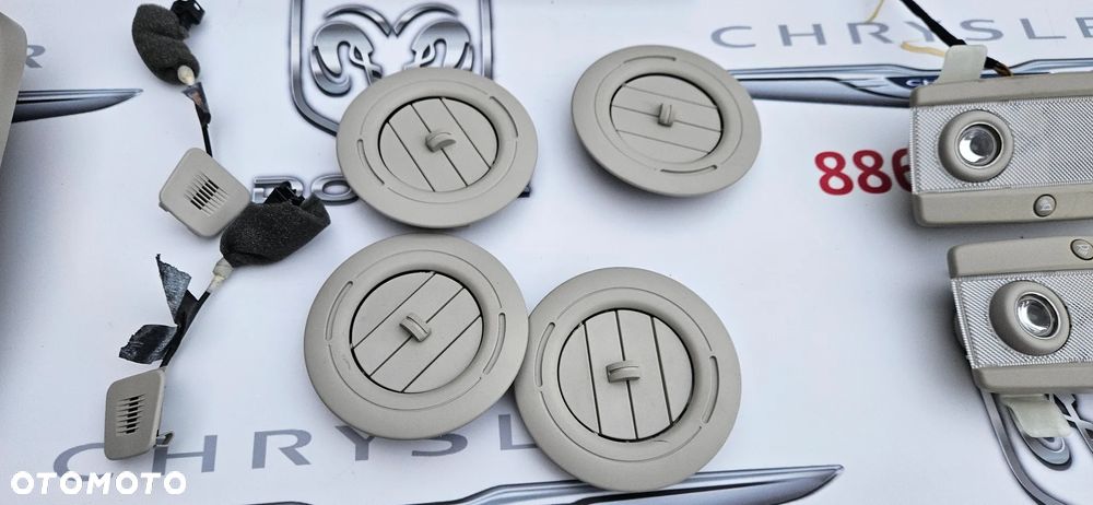 Dodge Durango III 2017- Osłona przeciwsłoneczna Słonecznik Daszek Oświetlenie kabiny Lampka podsufitki - 3