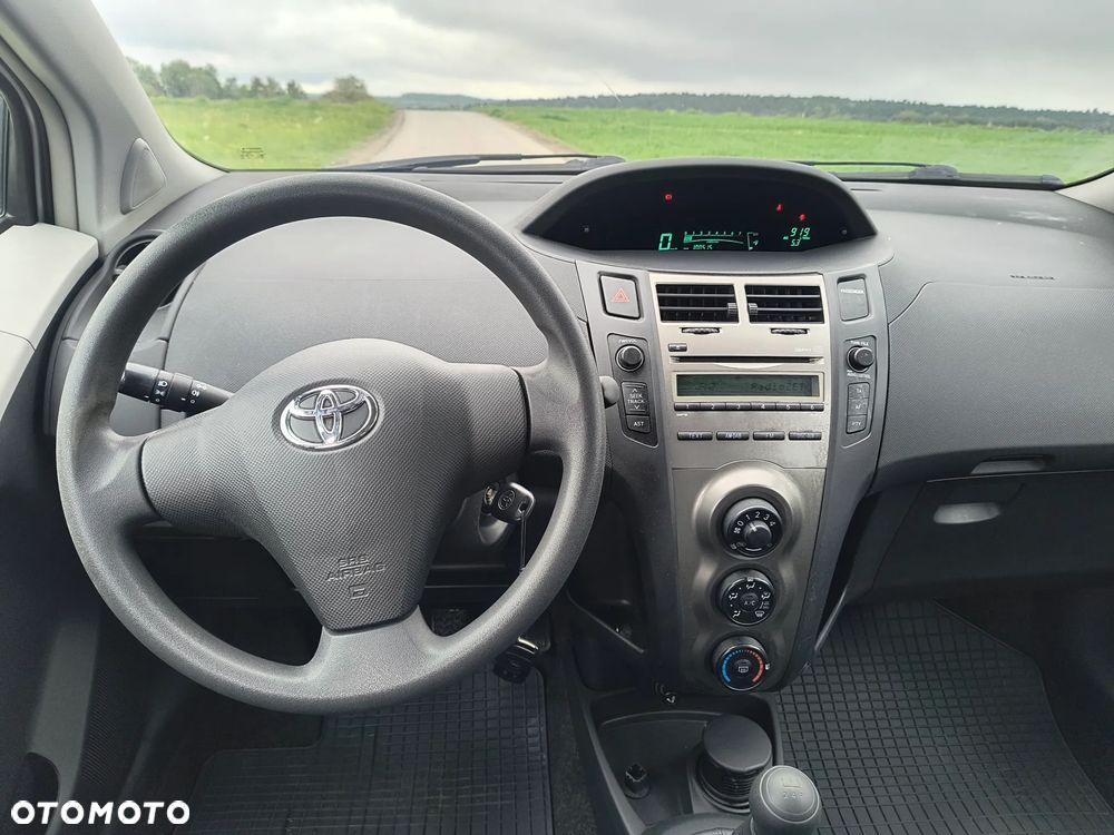 Toyota Yaris 1.0 Entry - 13
