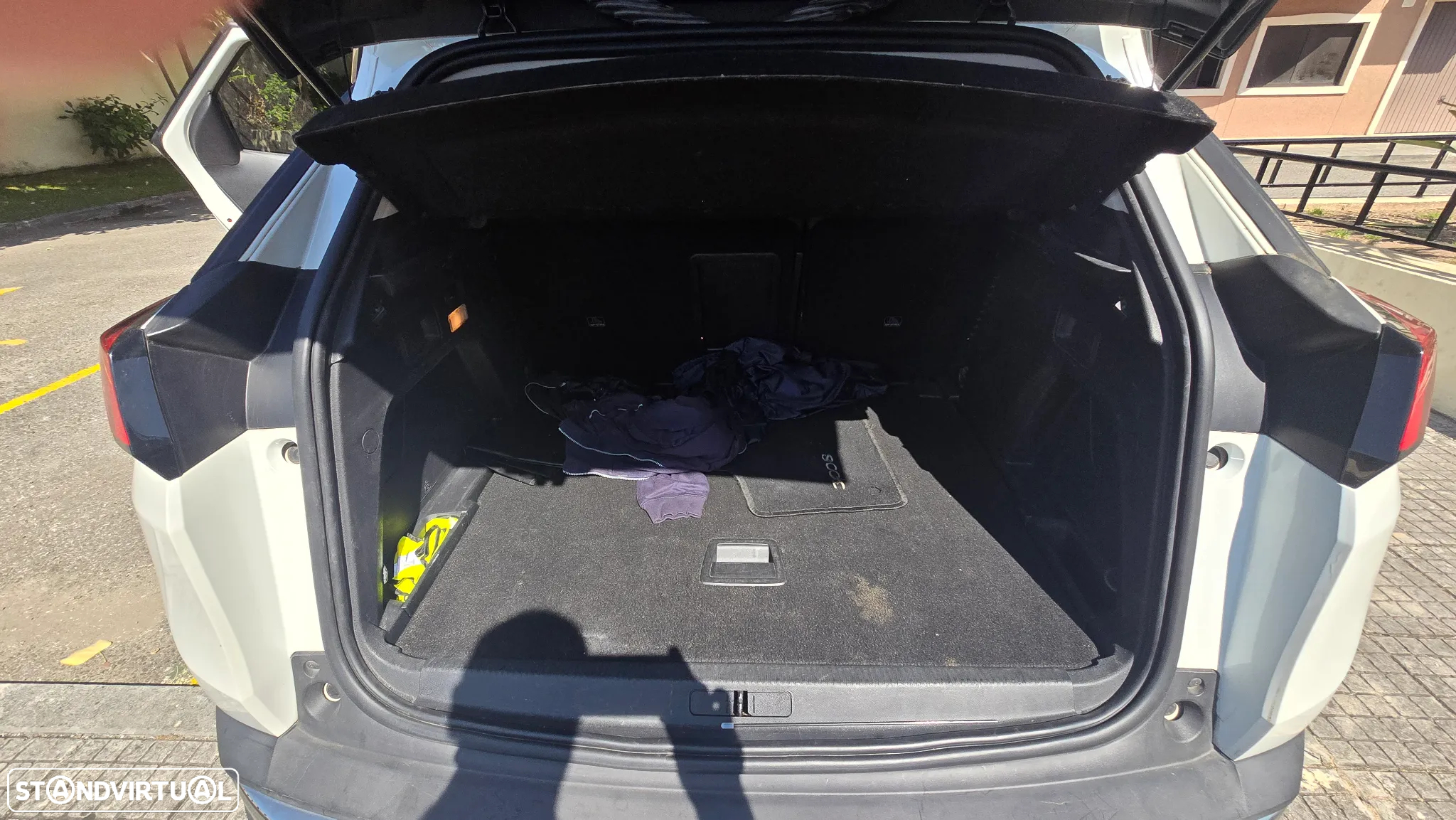 Peugeot 3008 1.5 BlueHDi Allure EAT8 - 6