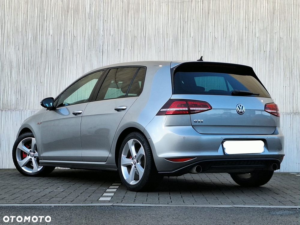 Volkswagen Golf - 3