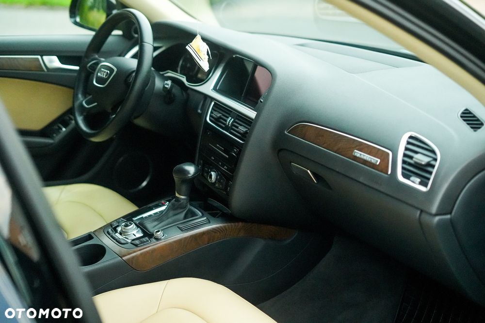 Audi A4 Avant 2.0 TDI DPF clean diesel quattro S tronic Ambition - 8