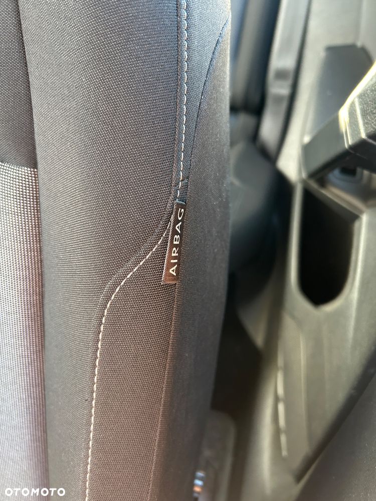 Volkswagen Golf - 23