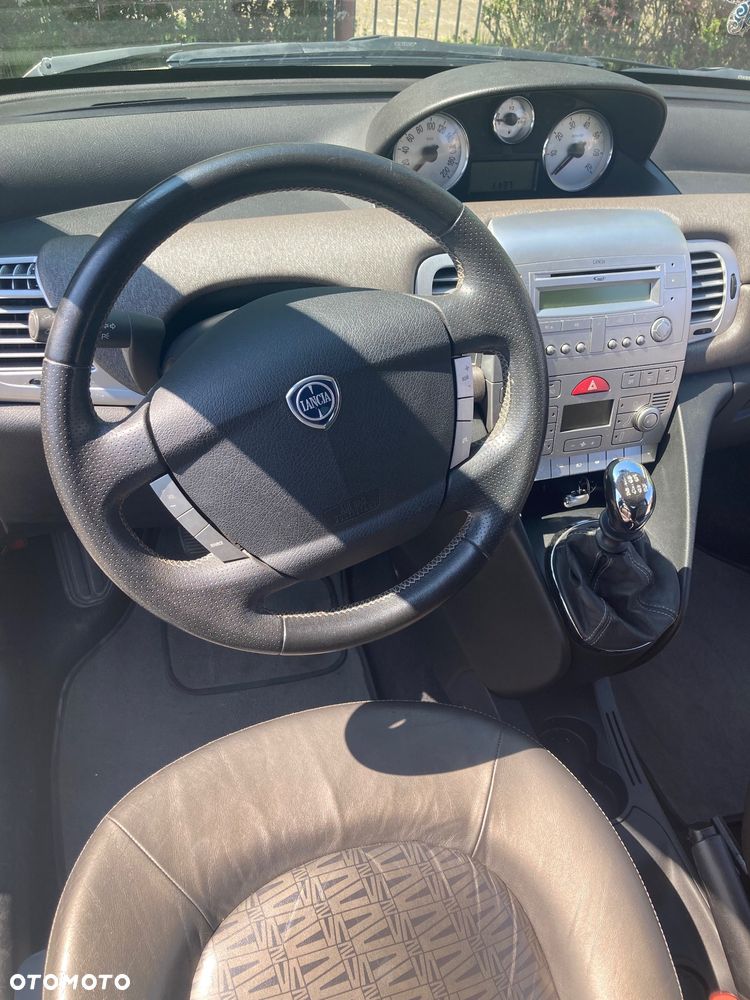 Lancia Ypsilon 1.4 16V Versus (4 os.) - 16