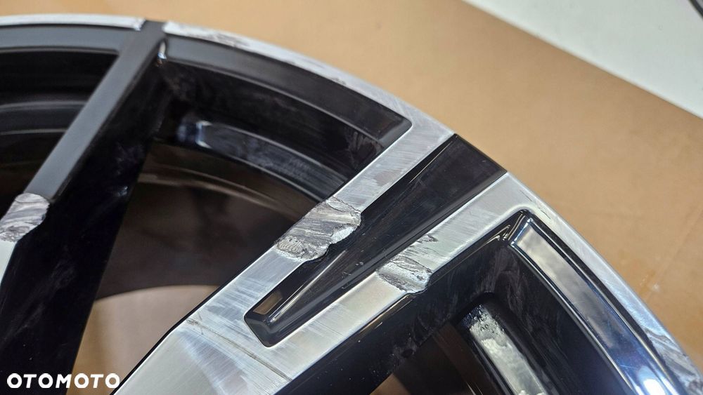 felga aluminiowa bmw g20 m-pakiet 10x20" et46 5a324e7 - 4