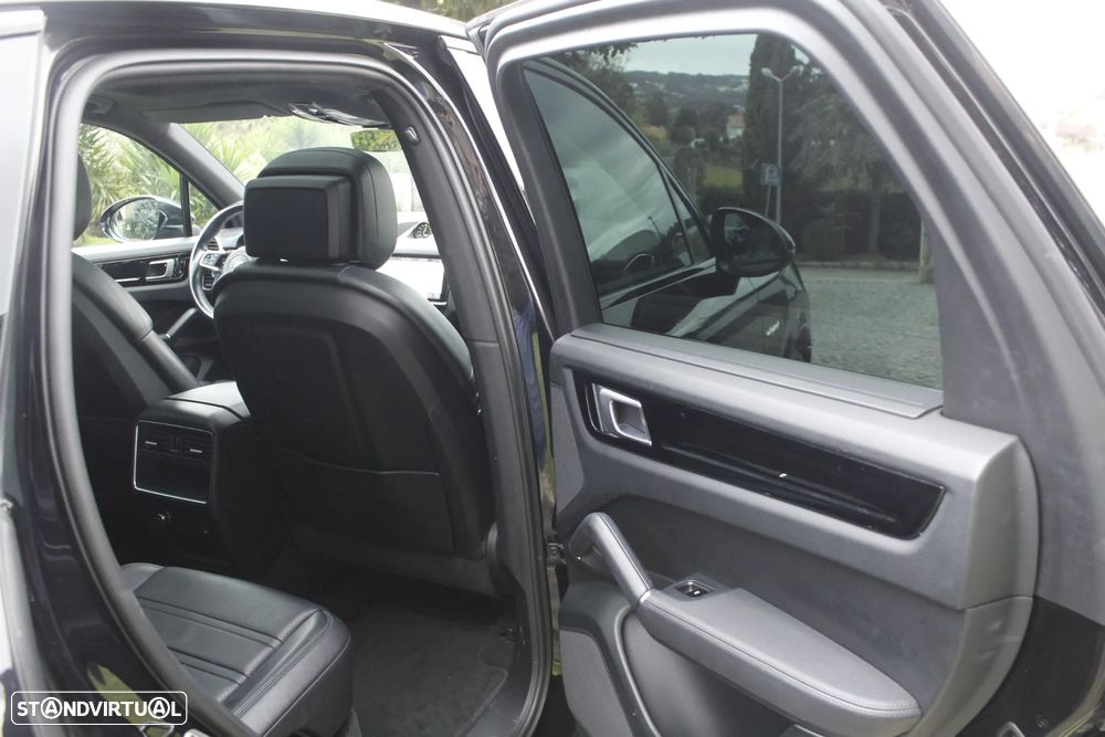 Porsche Cayenne E-Hybrid - 33