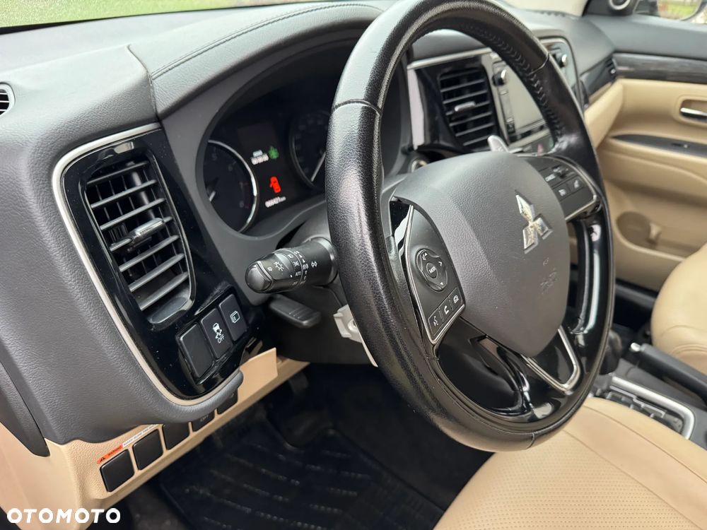 Mitsubishi Outlander 2.0 4WD CVT Active+ - 10