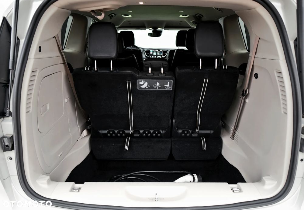 Chrysler Pacifica - 27