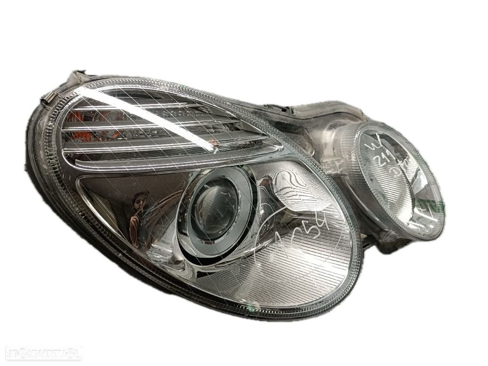Farol Dto Mercedes-Benz E-Class (W211) - 1