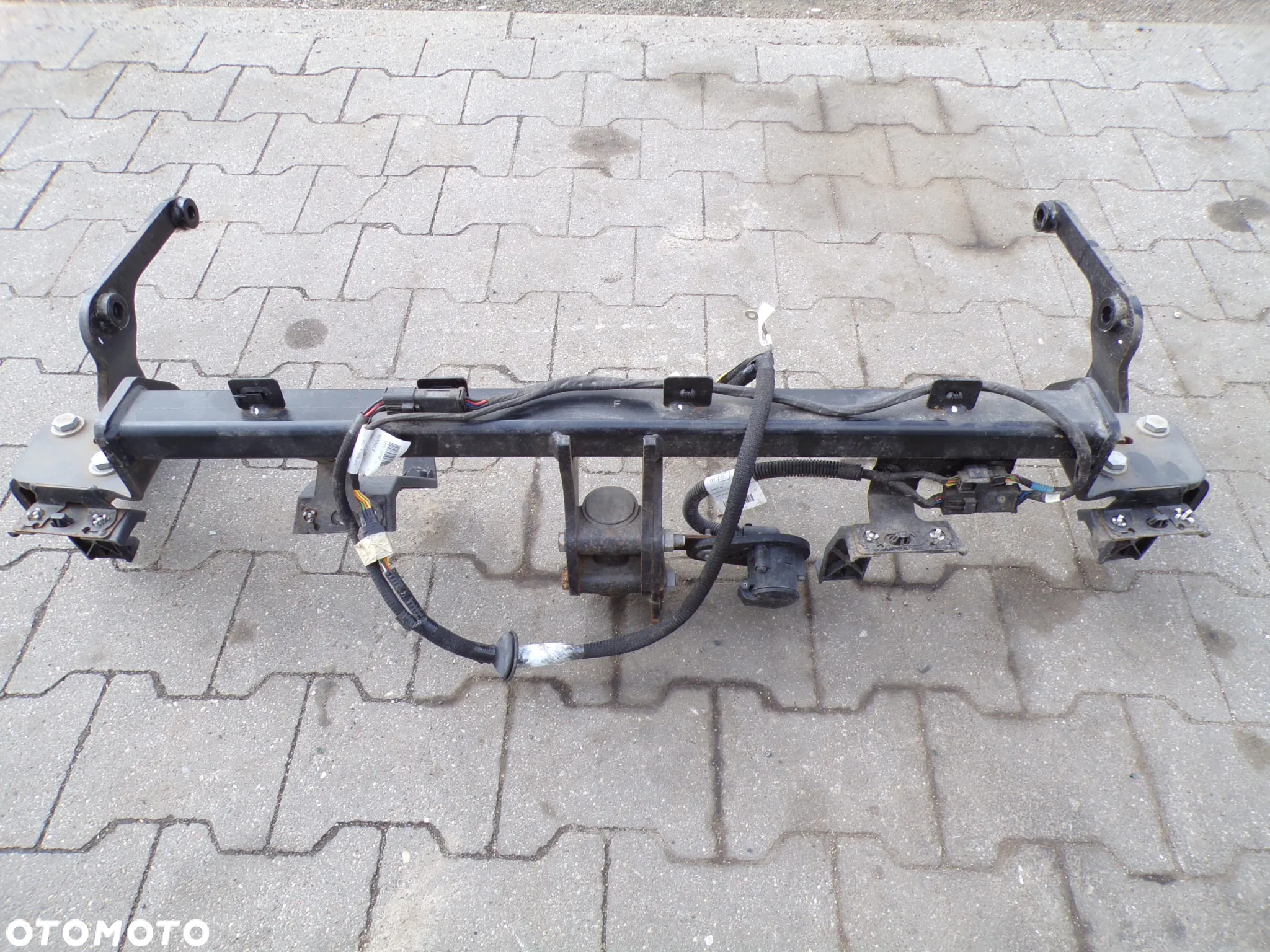 HAK HOLOWNICZY RENAULT CAPTUR II - 4