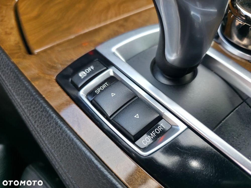 BMW Seria 7 740i - 34