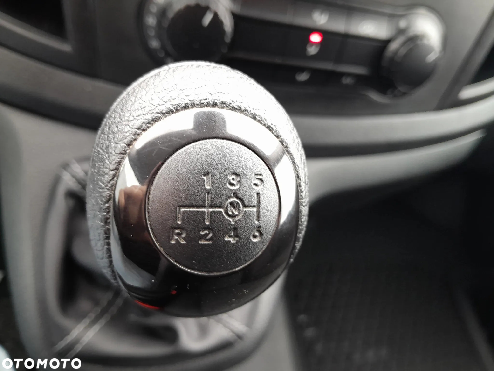 Mercedes-Benz Vito - 11