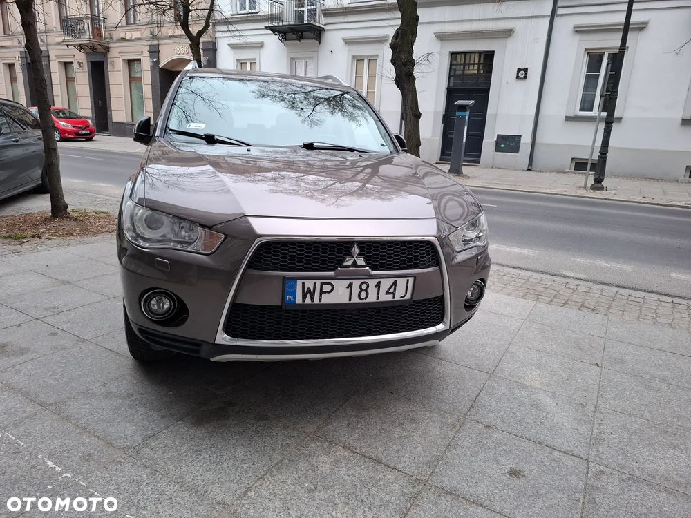 Mitsubishi Outlander 2.0 DID Intense + SE - 13