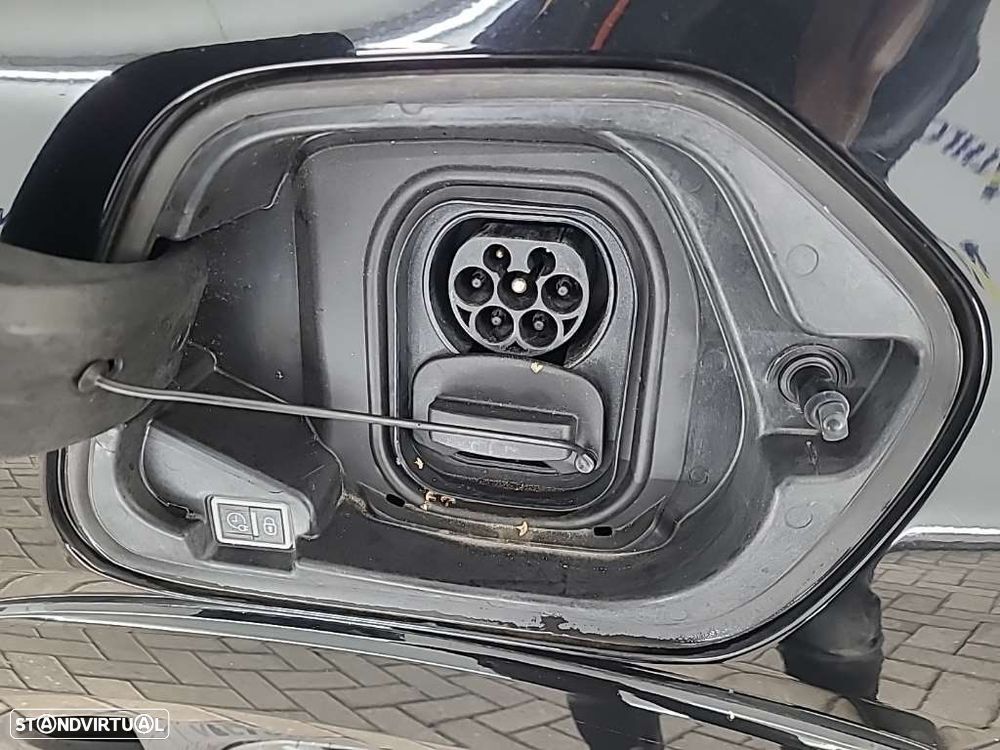 Peugeot e-208 Allure - 14