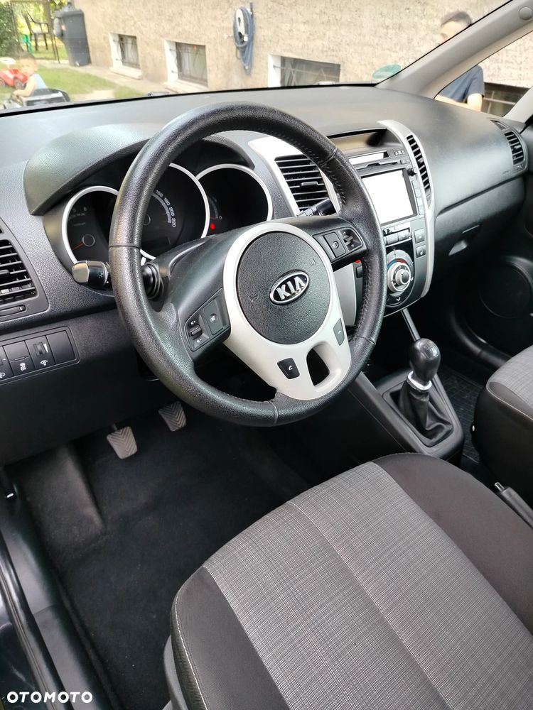 Kia Venga 1.6 CRDi 128 Black Collection - 5