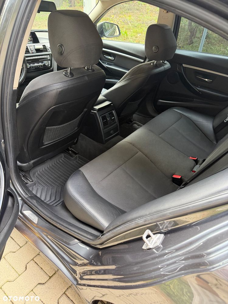 BMW Seria 3 318d - 12