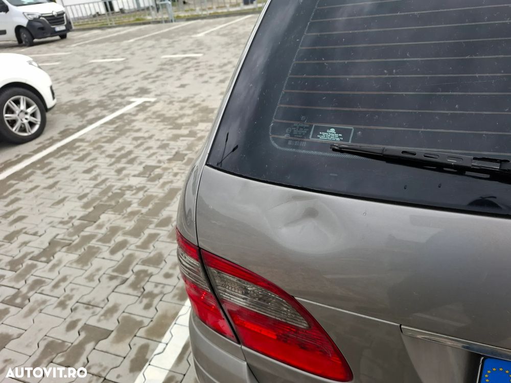 Mercedes-Benz E - 16