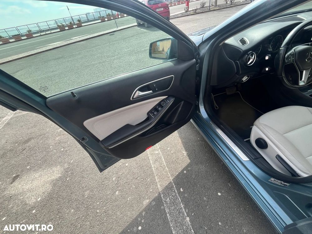 Mercedes-Benz A 180 BlueEfficiency 7G-DCT - 12