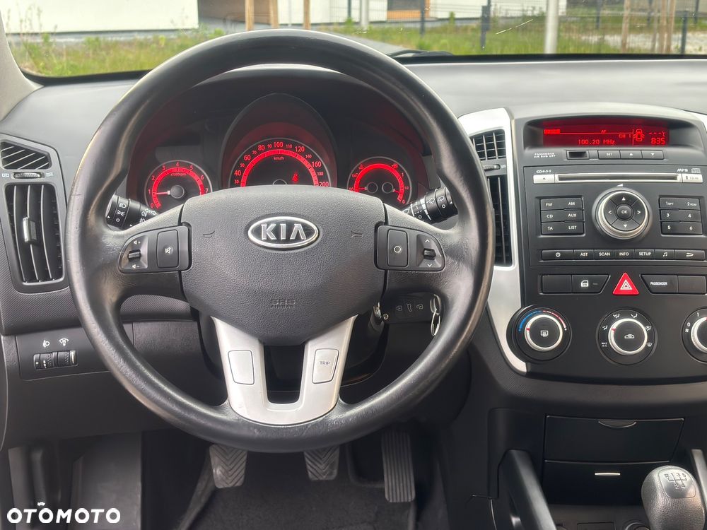 Kia Ceed 1.4 CVVT Spirit - 32