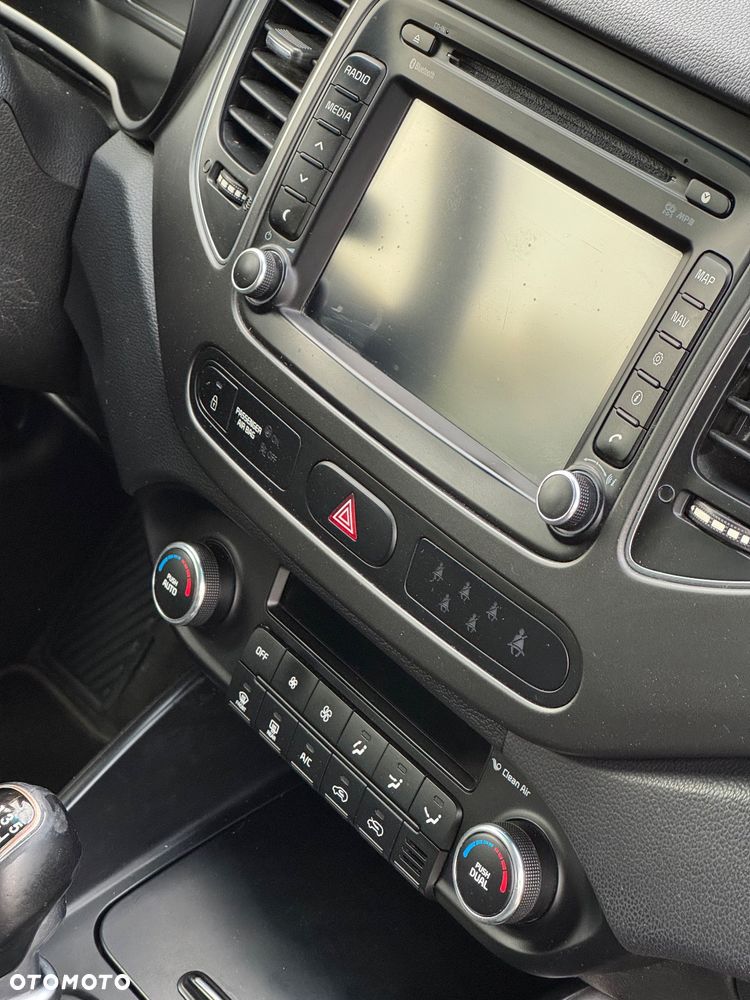 Kia Carens 1.7 CRDi 115 Dream Team Edition - 20