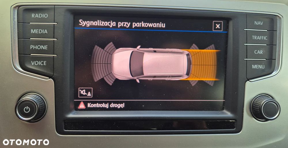 Volkswagen Passat 2.0 TDI BMT Comfortline - 14