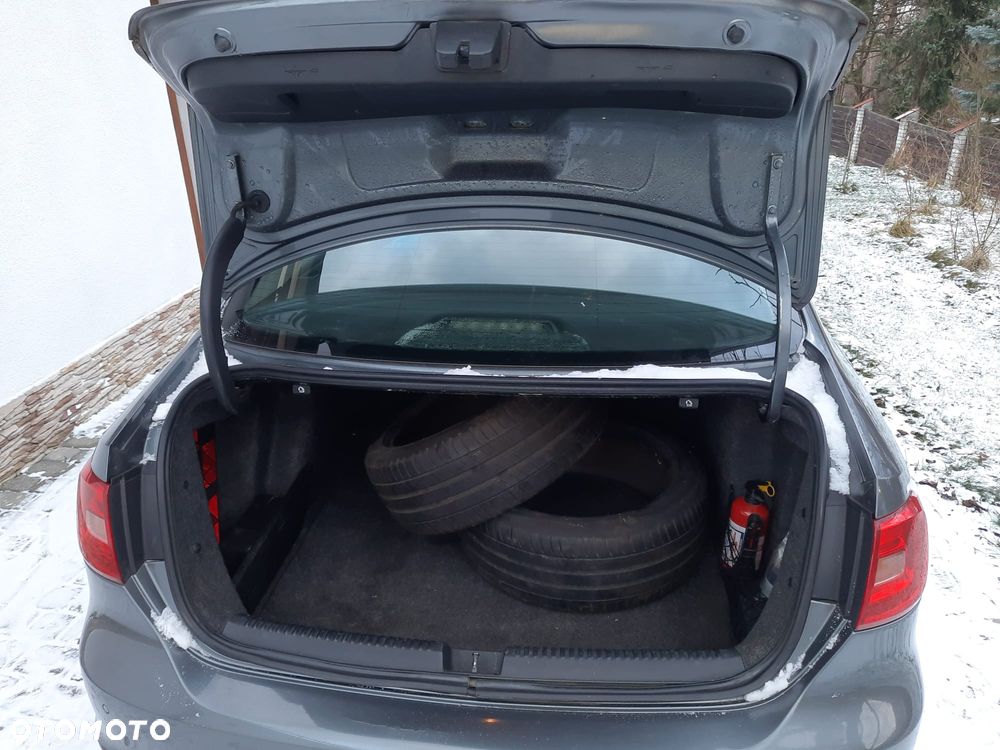 Volkswagen Jetta 1.6 TDI DPF Comfortline - 16