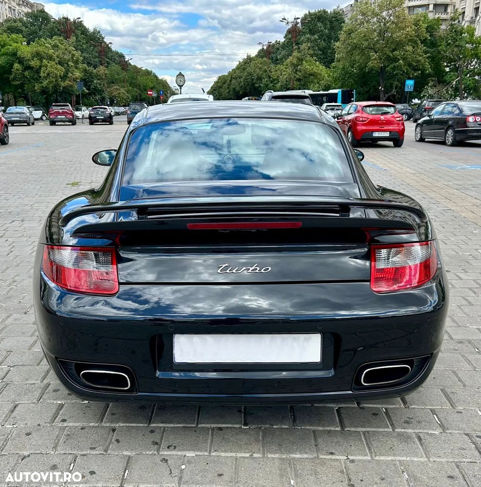 Porsche 911 Turbo - 5