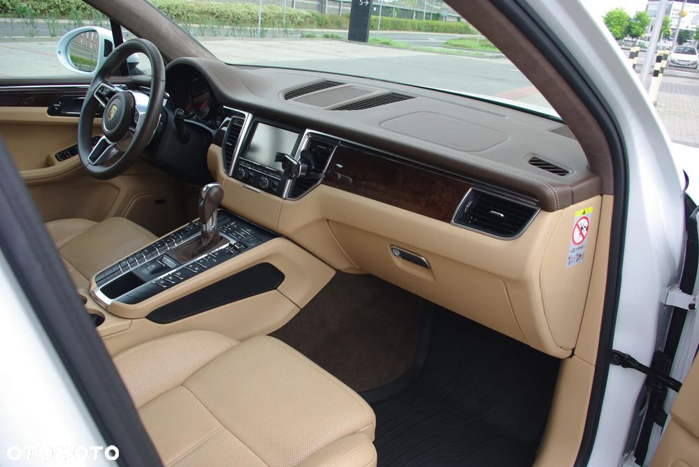 Porsche Macan - 10