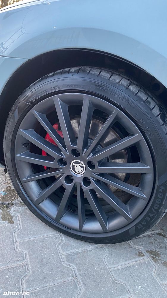 Skoda Octavia 2.0 TDI DSG RS - 17