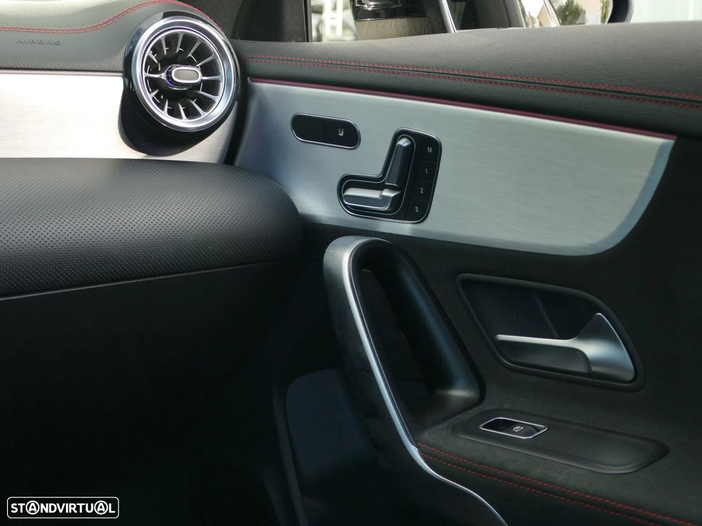 Mercedes-Benz CLA 250 e AMG Line - 34