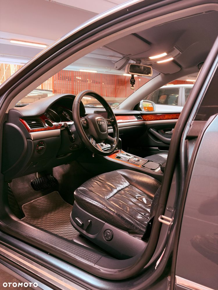 Audi A8 - 6