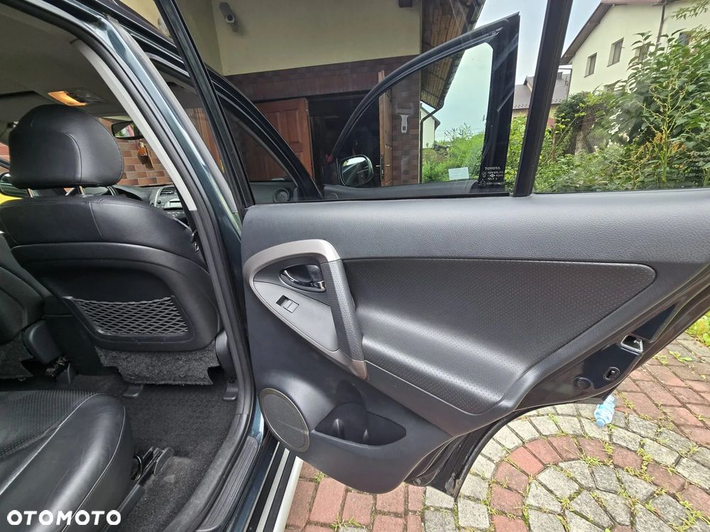 Toyota RAV4 2.2 D-4D X - 15