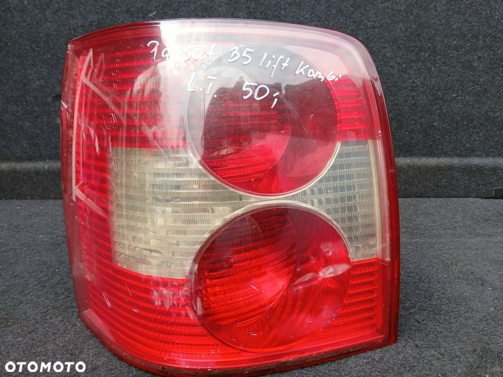 Volkswagen Passat B5 Lift Kombi Lampa tylna lewa - 1