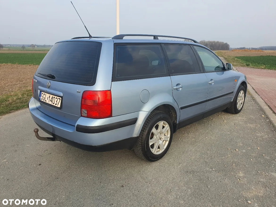 Volkswagen Passat 1.8 Comfortline - 4