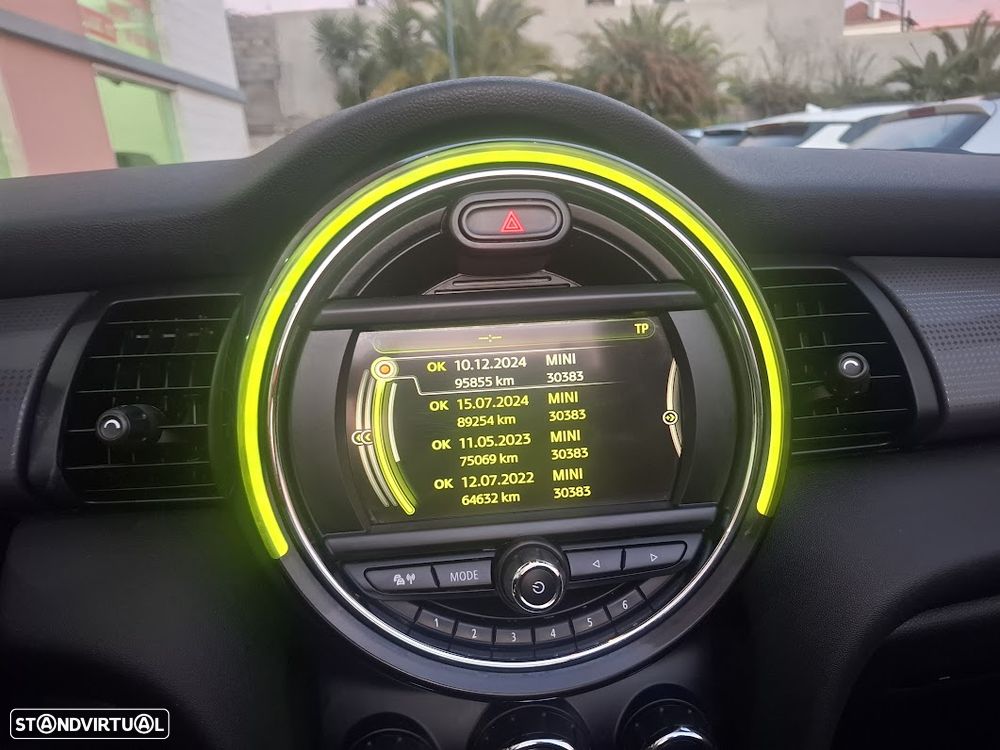 MINI Cabrio Cooper Essential - 27