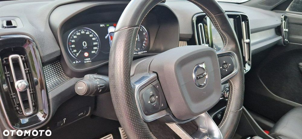 Volvo XC 40 - 22